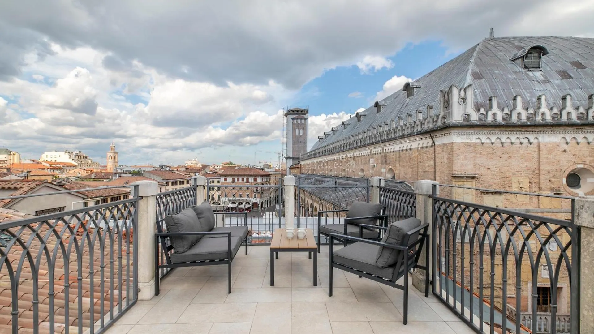 Apartmán La Terrazza Sulle Piazze - Centro Storico Padova