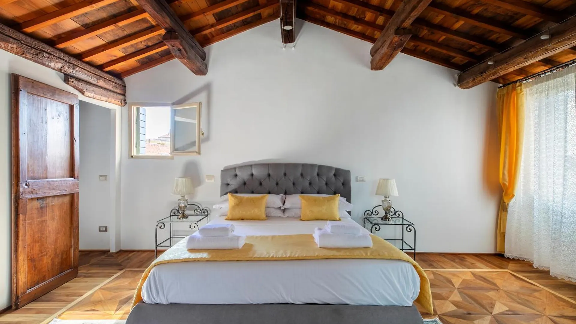 Apartmán La Terrazza Sulle Piazze - Centro Storico Padova 0*,