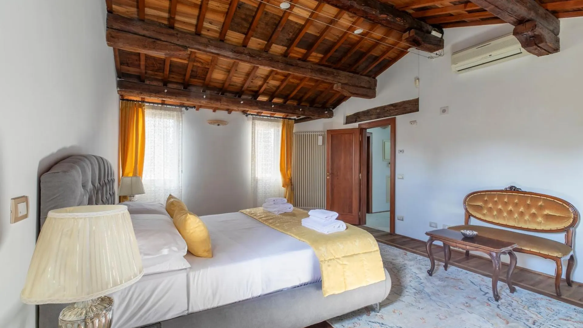 Apartmán La Terrazza Sulle Piazze - Centro Storico Padova 0*,