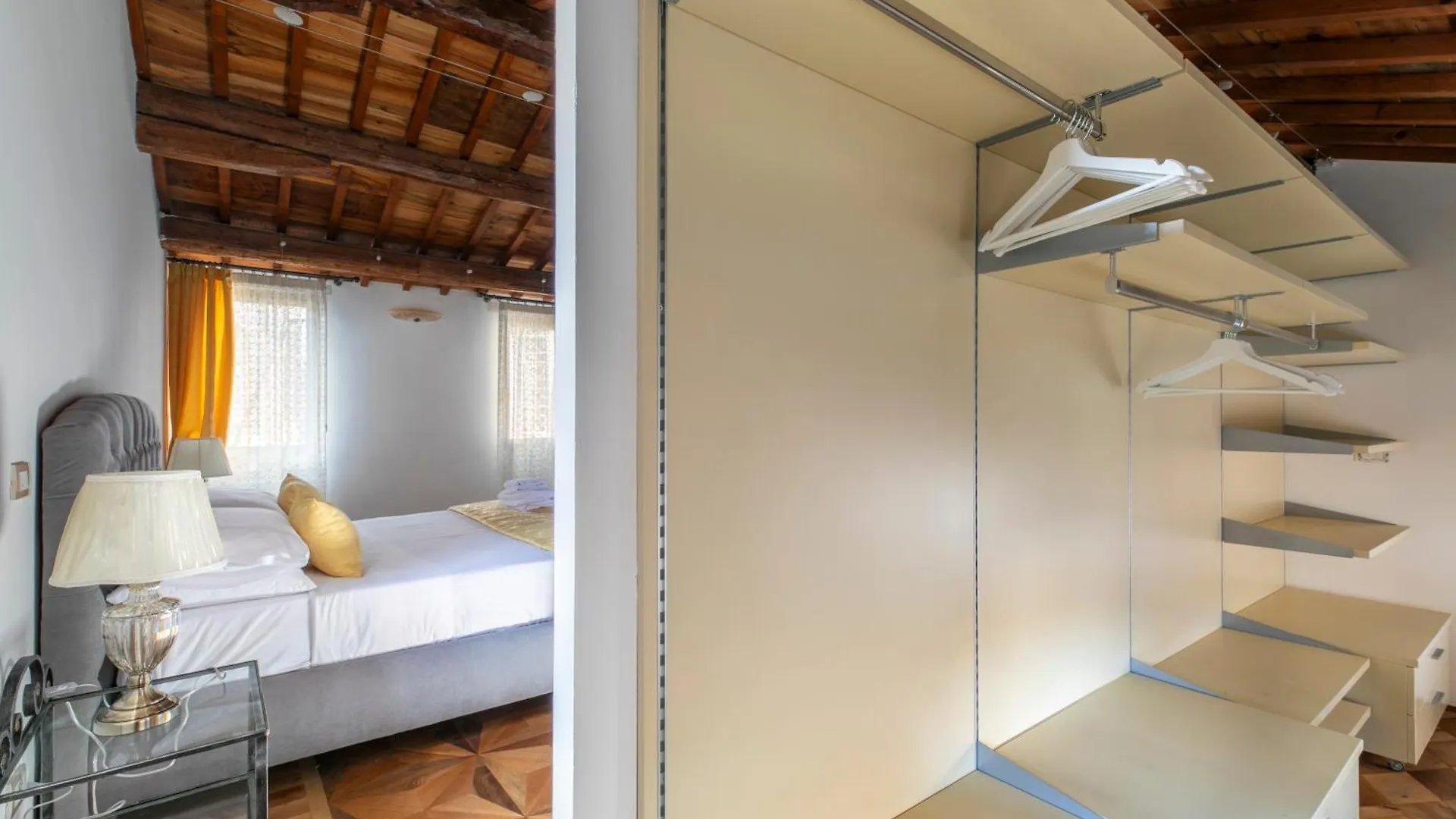 Apartmán La Terrazza Sulle Piazze - Centro Storico Padova 0*,  Itálie